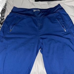 Healing Hands jogger scrubs.